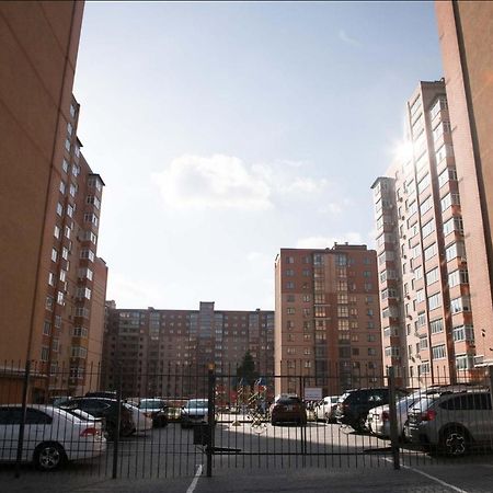 Просторная Однокомнатная Жк Счастливый Apartment Dnipro Bagian luar foto