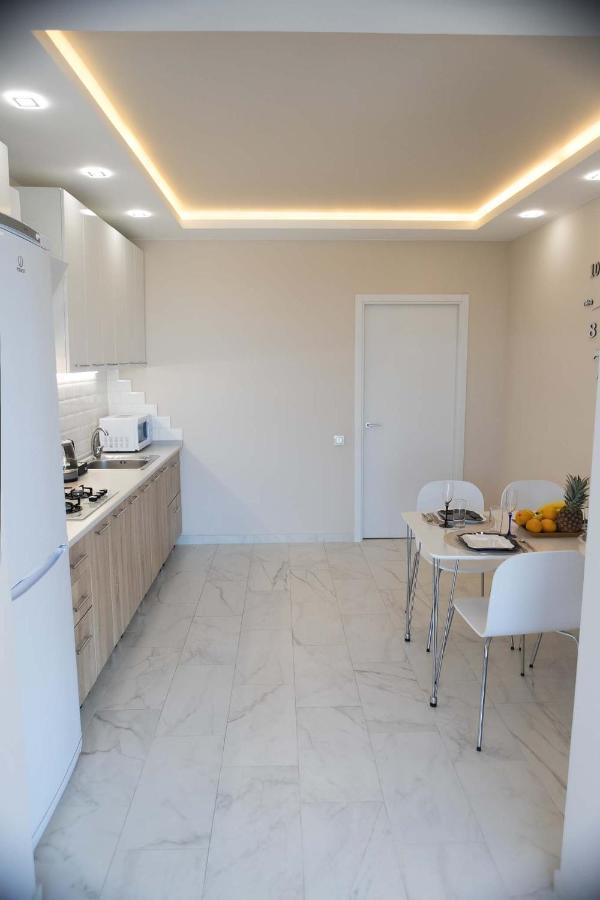 Просторная Однокомнатная Жк Счастливый Apartment Dnipro Bagian luar foto
