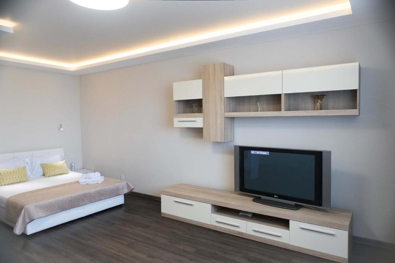 Просторная Однокомнатная Жк Счастливый Apartment Dnipro Bagian luar foto