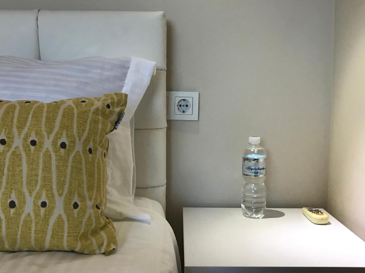 Просторная Однокомнатная Жк Счастливый Apartment Dnipro Bagian luar foto
